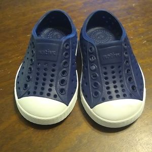 Native toddler shoes size 4, Navy blue
